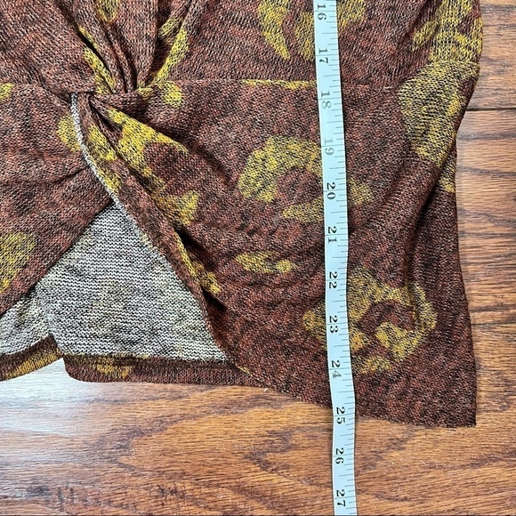 Boutique Rust Leopard Catimal Criss Cross Knotted Pull On Long Sleeve Top Small - Picture 14 of 15